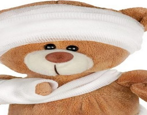 בובת דוב חבושה