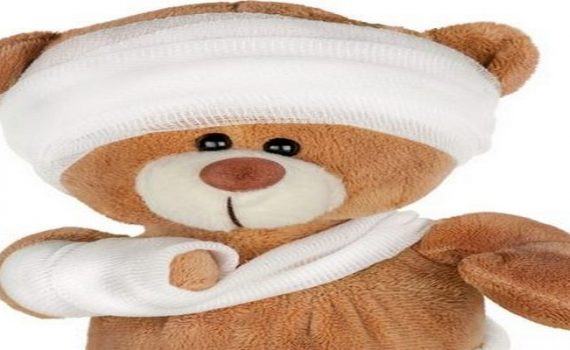 בובת דוב חבושה